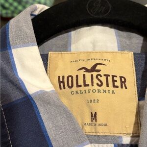 Button down casual dress shirt.  Size medium great condition